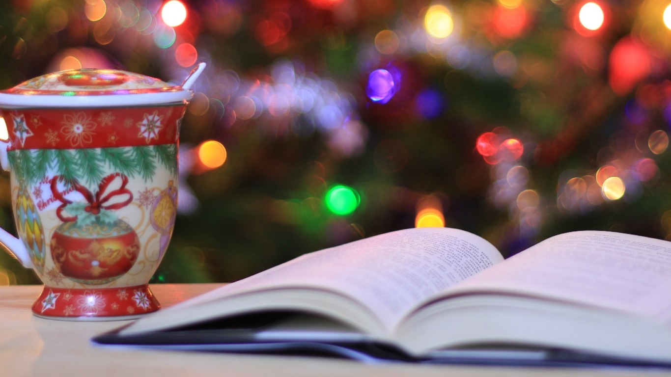 festive-reading-des